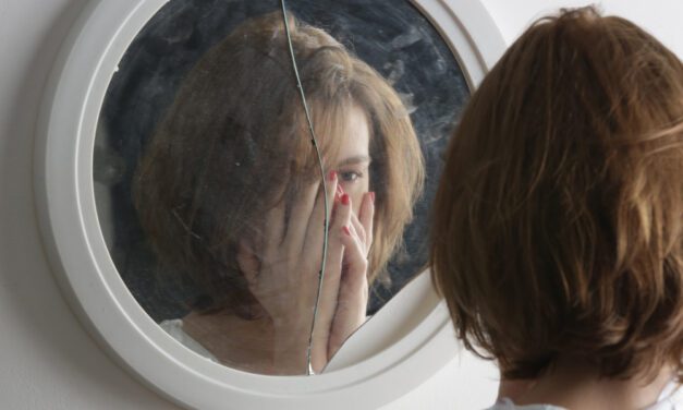 How to combat low self-esteem with Slenderiiz Drops: natural weight loss drops